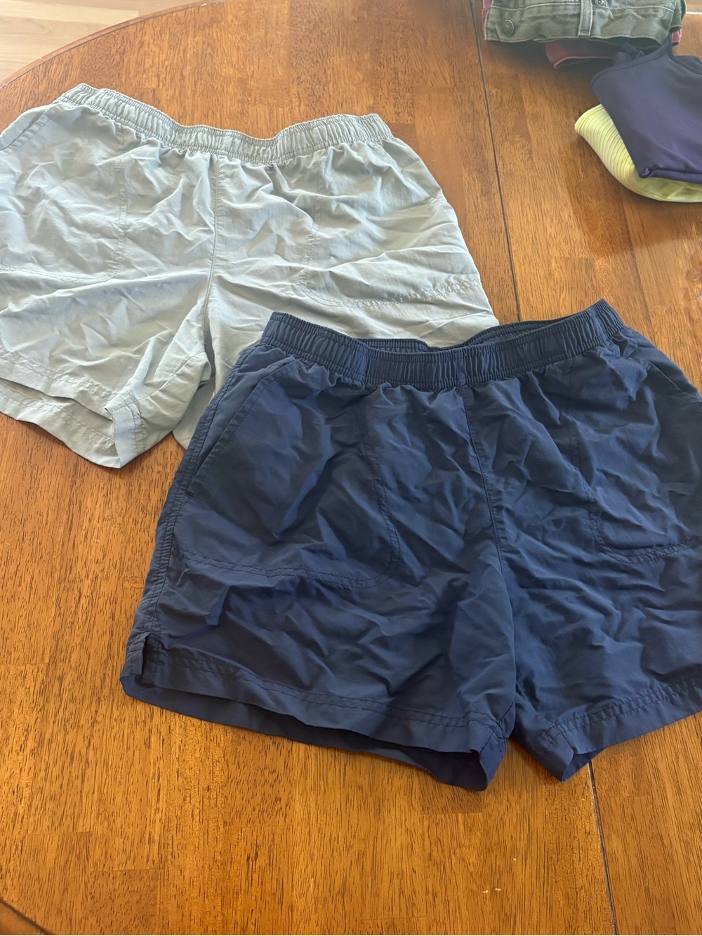 2-pack Columbia Women's Athletic Shorts - Navy and Light Gray Size Medium